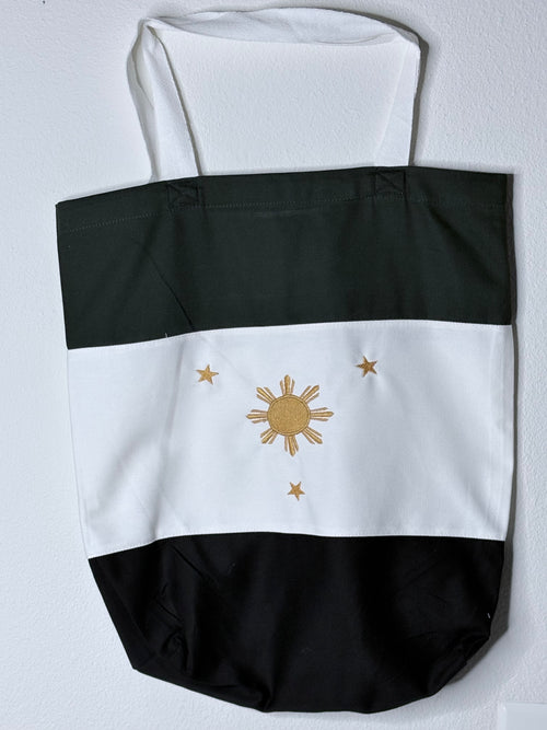 Pilipinas with stars and the sun tote bag