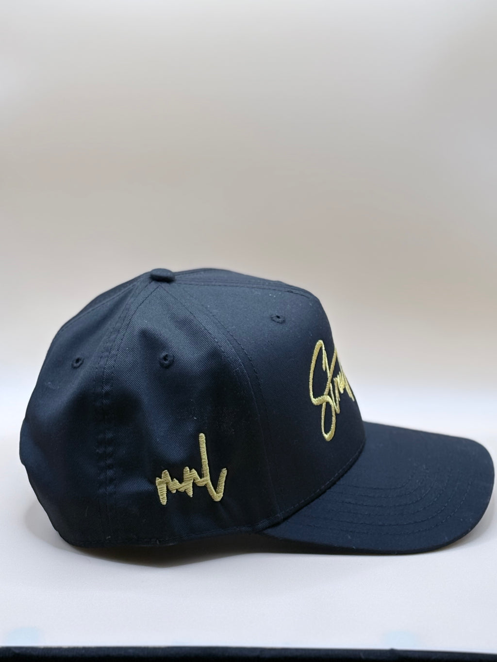 Sreet Manila ( Gold and Black)